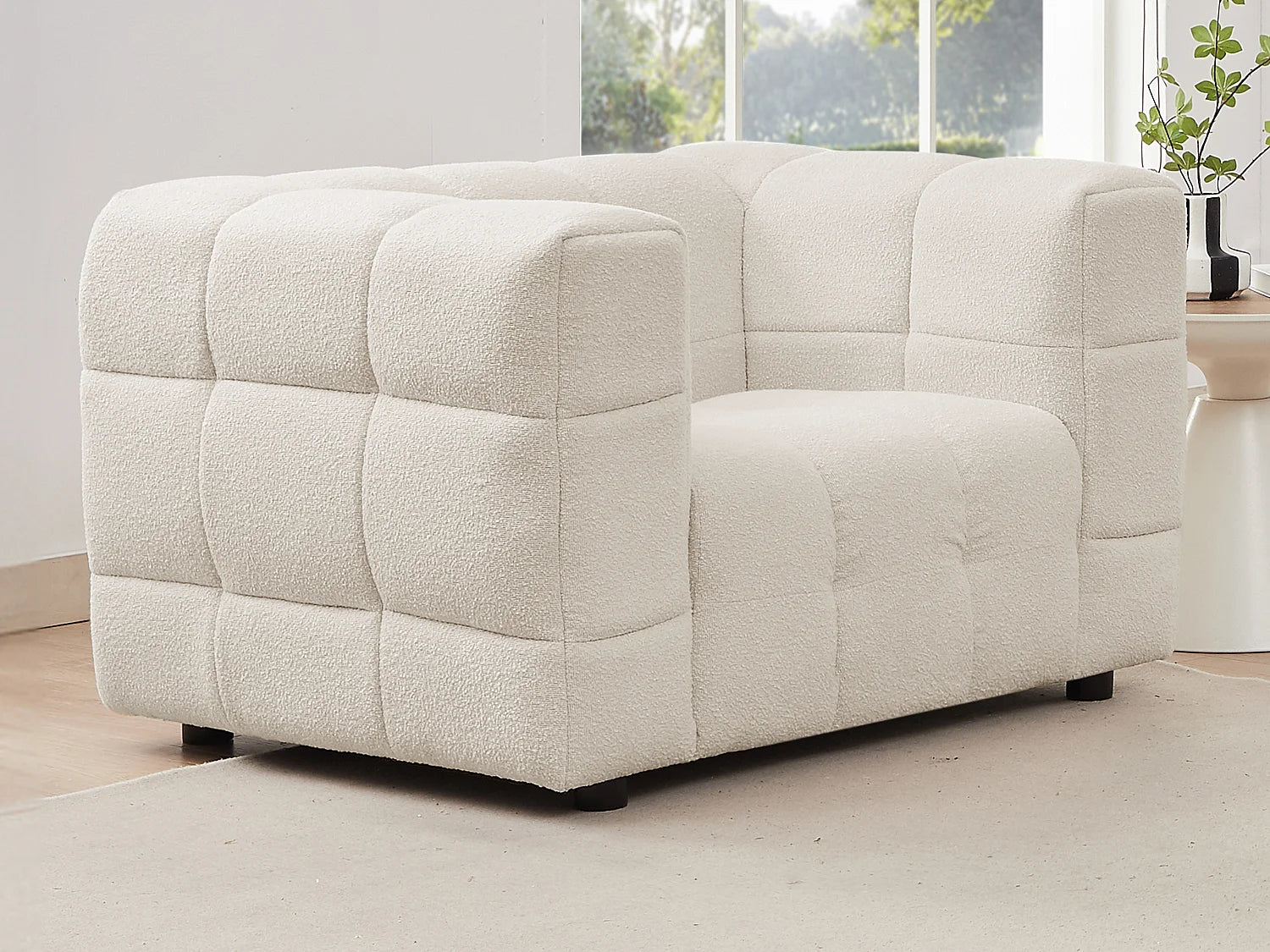 Fauteuil Bubble Carré en tissu bouclette blanc ivoire - LERICI