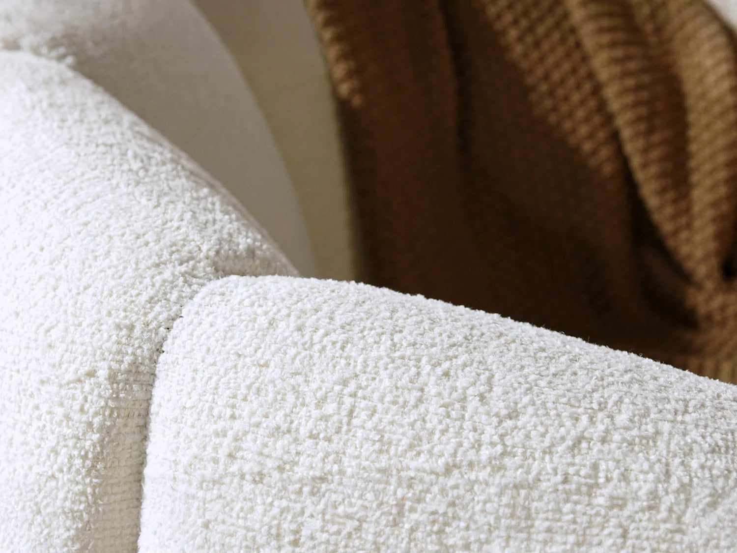 Fauteuil coquillage Bubble en tissu chenille beige - DELIPO